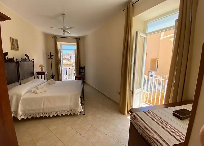 Affaccio Su Stromboli *