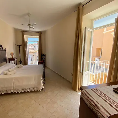 Affaccio Su Stromboli *